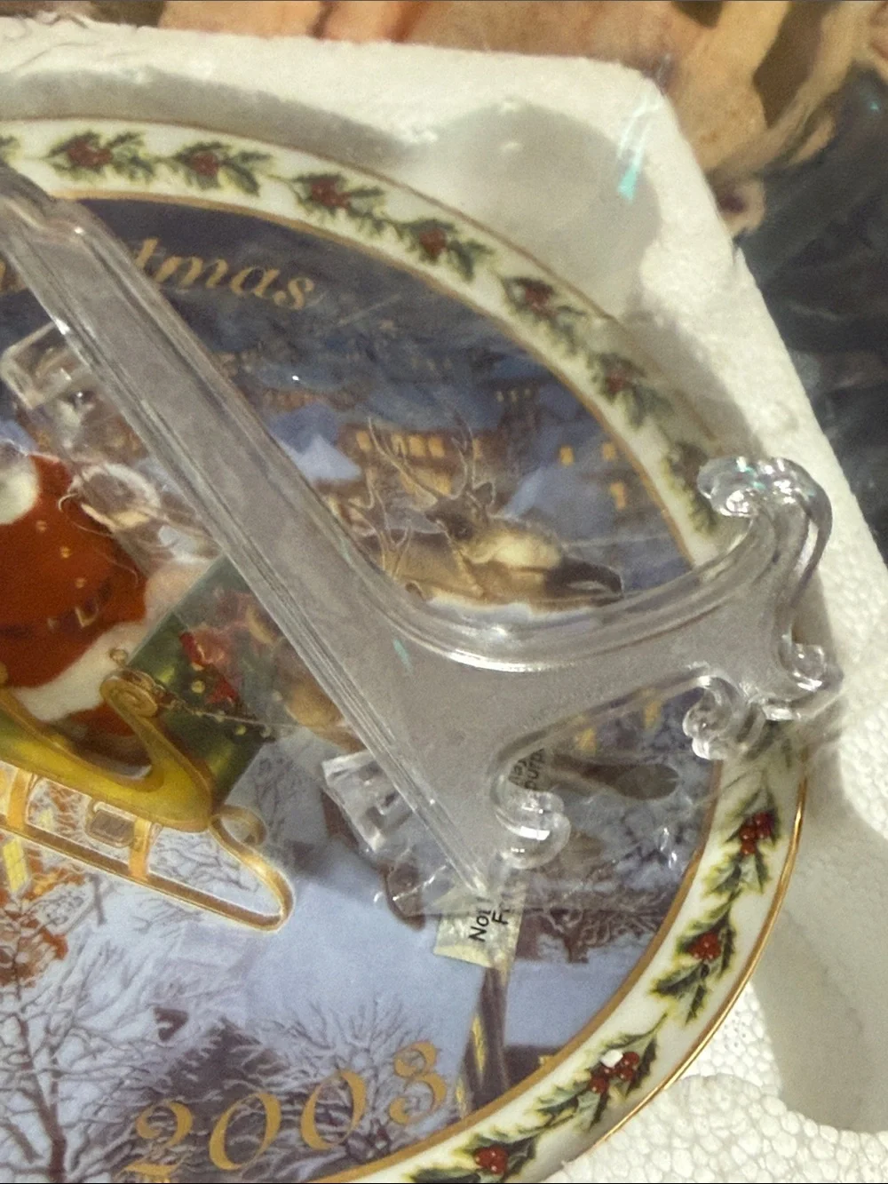 Avon 2003 Collector Plate - 22K gold rim